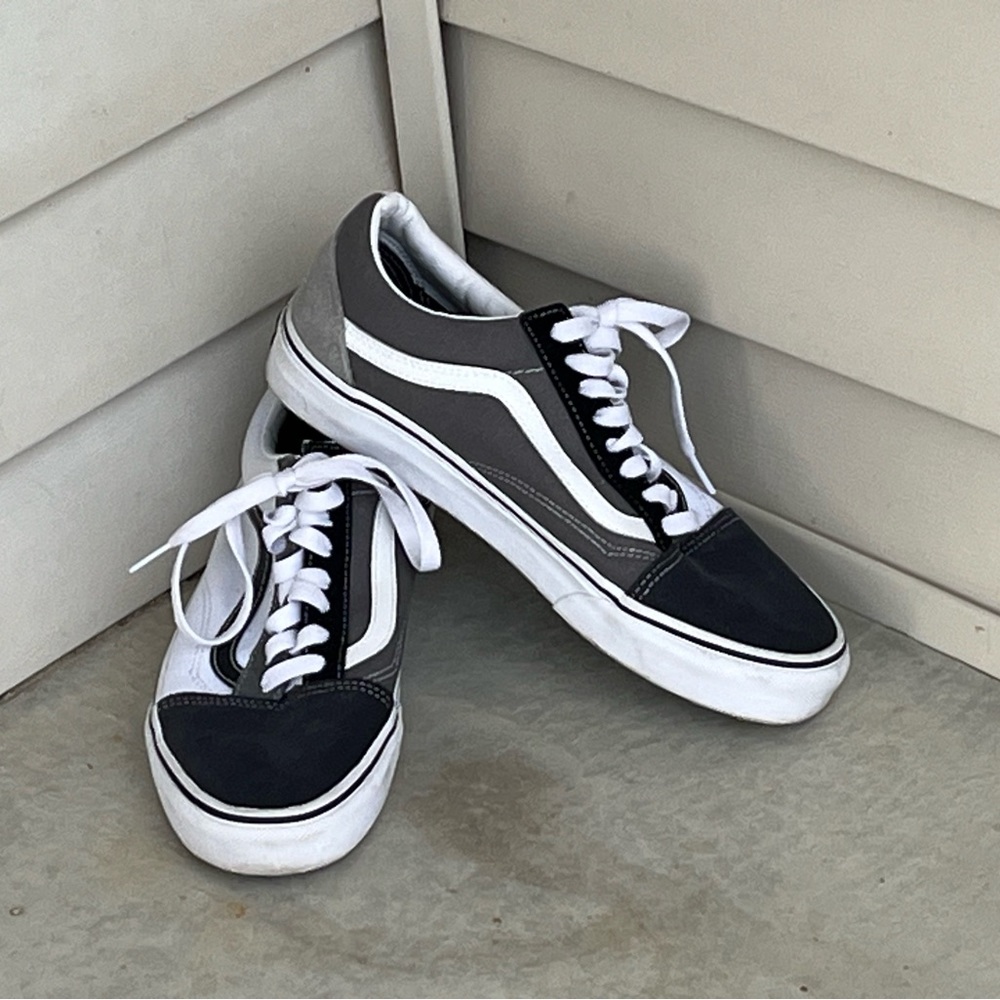 Vans Off The Wall 9.5 Women, 8 Men